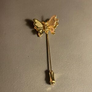 Chic Gold Butterfly Brooch